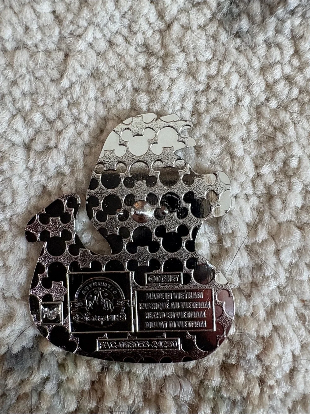 🦆 Ducks of Disney trading pin (Flounder) - brand new!